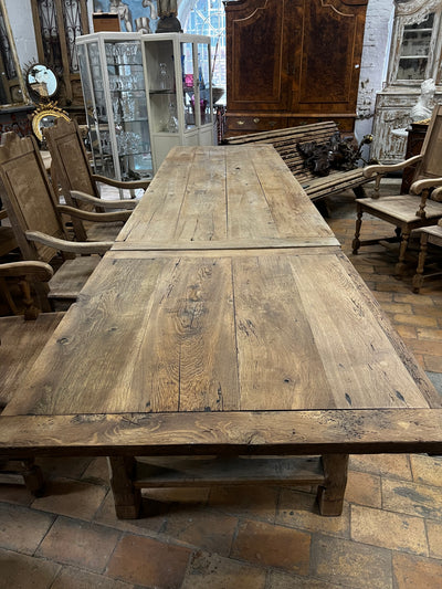Country Table - Lot 35