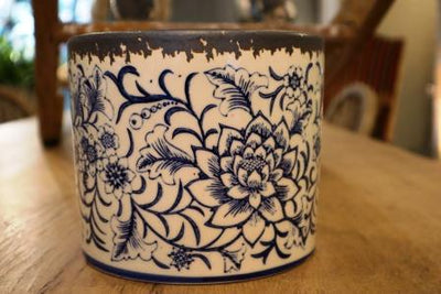 Chinoiserie vessels